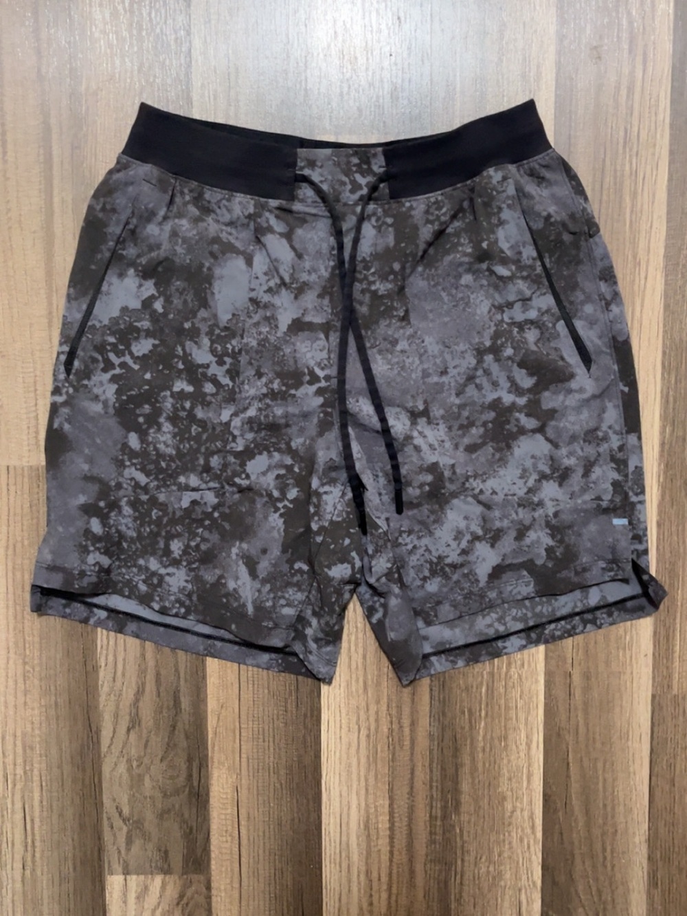 Lululemon License To Train Lined Short 7” Mens Small Gray/Black